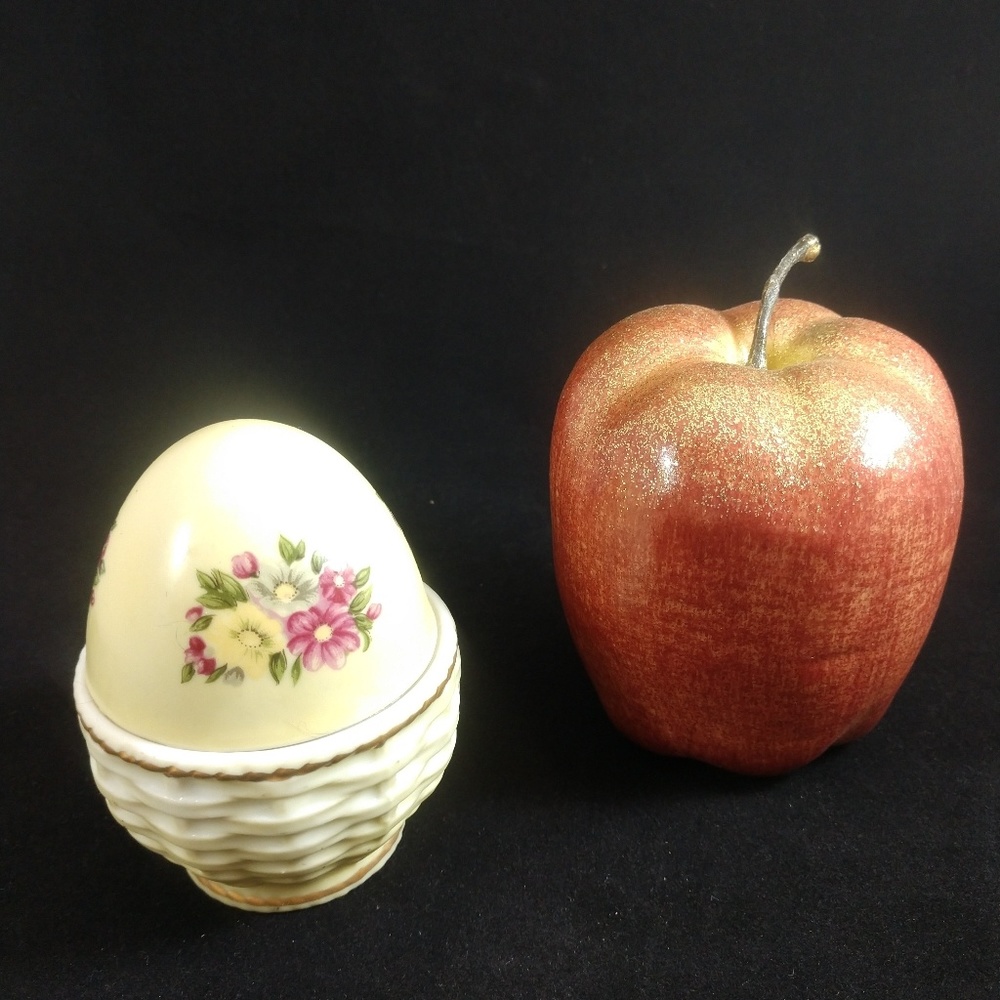 🦚Egg shaped trinket box, basket weave base MM-144